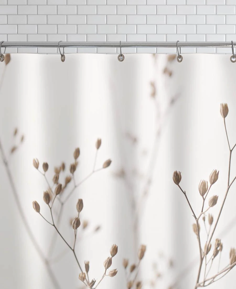 Juniqe Duschvorhang "Wild Flower Natural Beige 1" In Cremeweiß – Bild 2