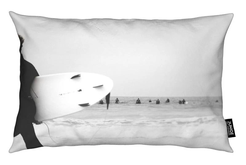 Juniqe Kissen "Catch A Wave II" In Schwarz & Weiß