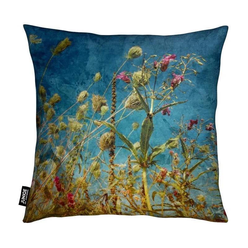 Juniqe Kissen "Heat Flowers" In Blau & Grün – Bild 2