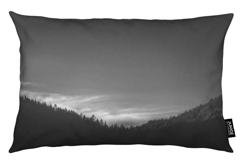 Juniqe Kissen "Just Missed The Flight" In Grau & Schwarz