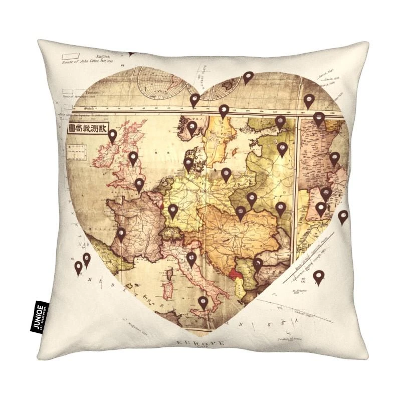 Juniqe Kissen "Love To Travel" In Cremeweiß & Gelb – Bild 2