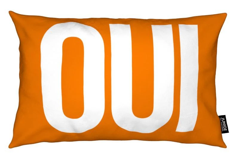 Juniqe Kissen "Oui!" In Rosa & Rot