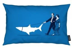 Juniqe Kissen "Walking The Shark" In Blau
