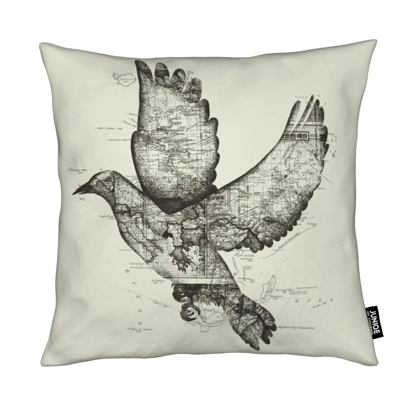 Juniqe Kissen "Wanderlust" In Grau & Schwarz