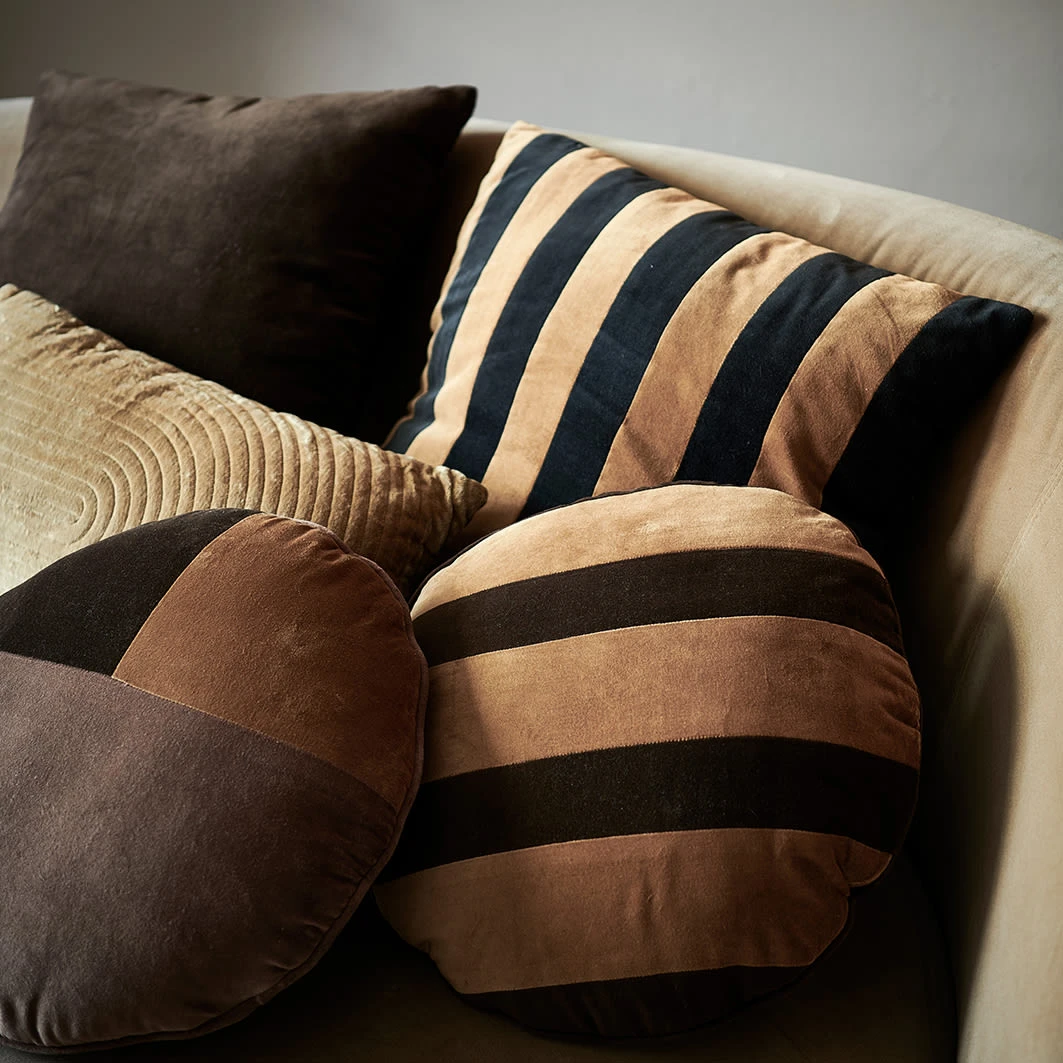 VTwonen Kissen "Cushion Round Cotton Velvet" In Braun - (L) 40 X (B) 40cm – Bild 4